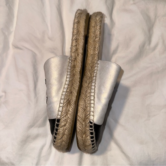 Chanel Open Back Pearlescent Espedrilles Lambskin Black & White Shoes Mules - Picture 5 of 9